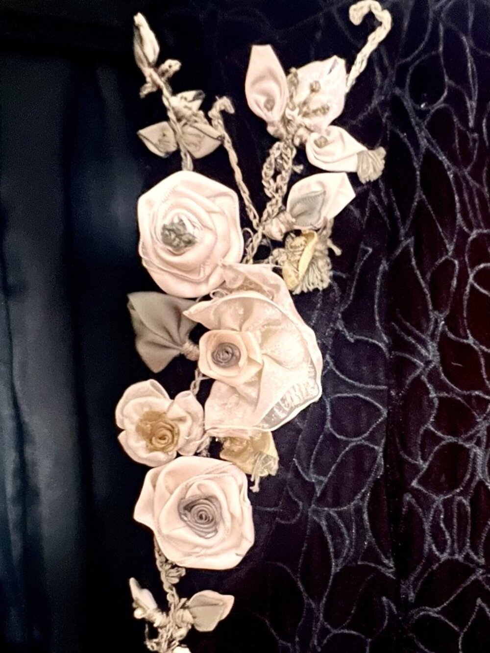 White House Black Market Black Velvet Floral Ribbon Embroidered Coat M - Picture 5 of 16
